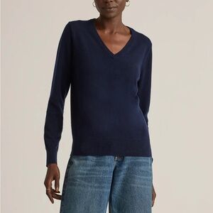 Quince NWT Navy V-Neck Cashmere Sweater in Small